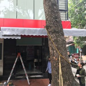 Mái hiên di động quay tay